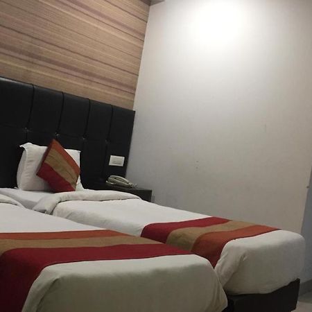 Hotel Patliputra Nirvana Патна Екстериор снимка