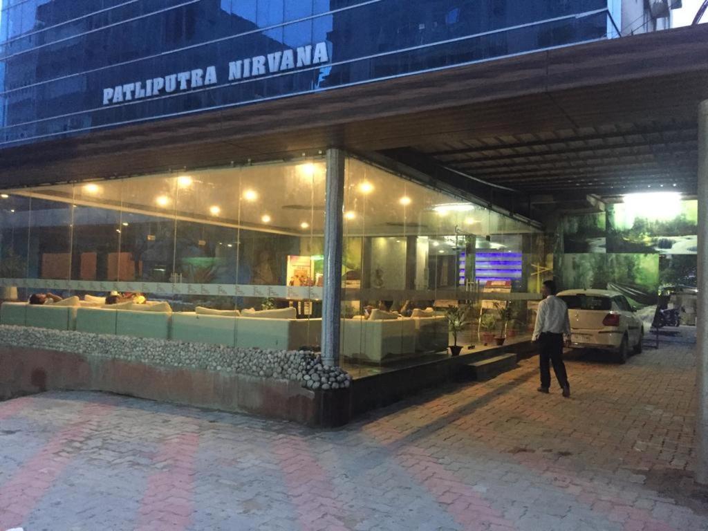 Hotel Patliputra Nirvana Патна Екстериор снимка