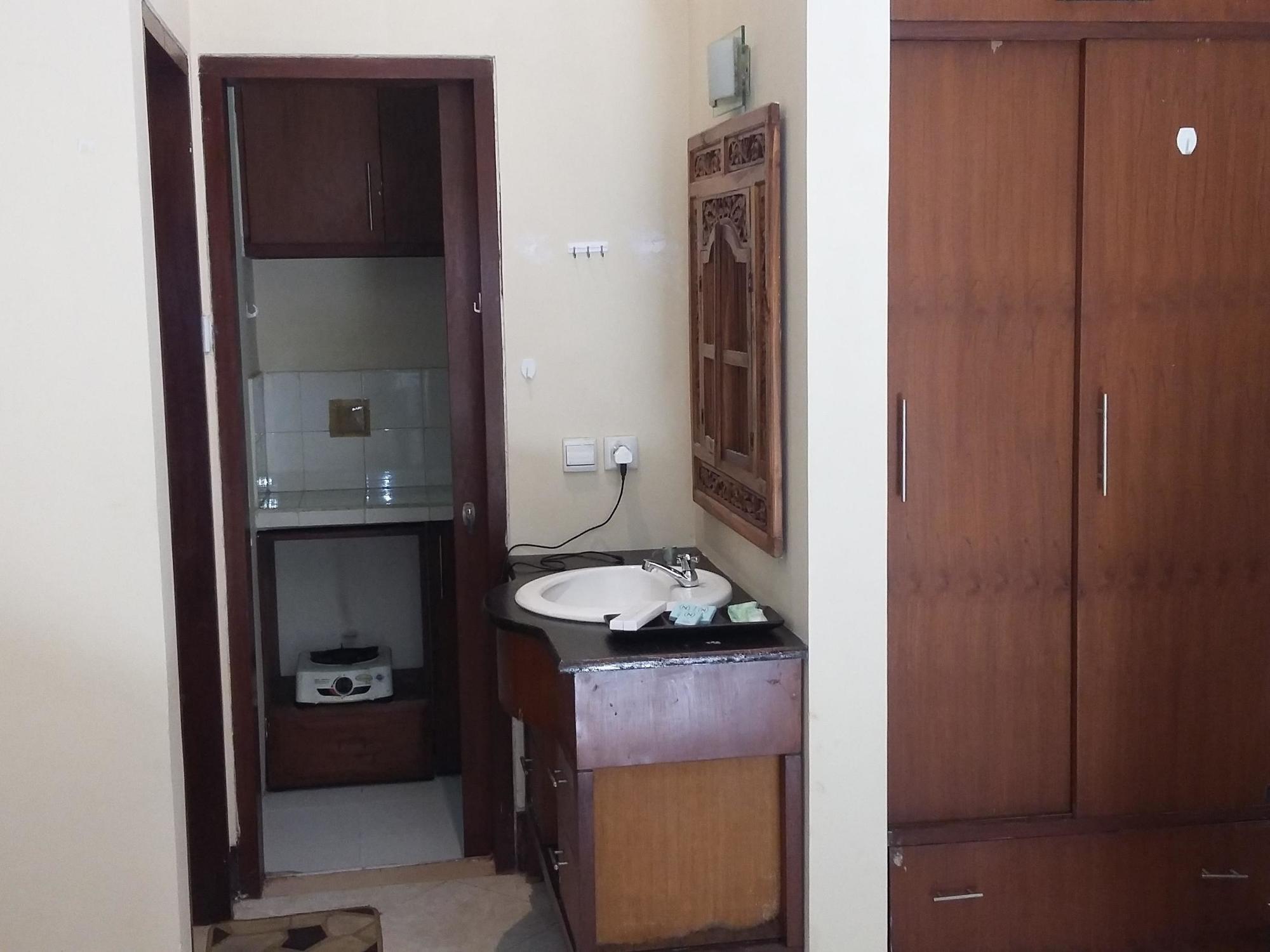 Hotel Patliputra Nirvana Патна Екстериор снимка