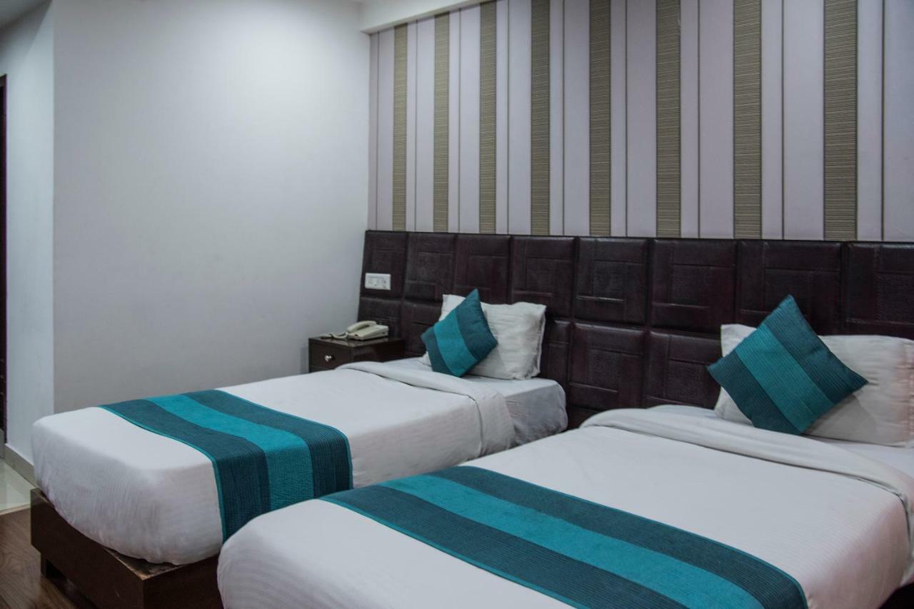 Hotel Patliputra Nirvana Патна Екстериор снимка