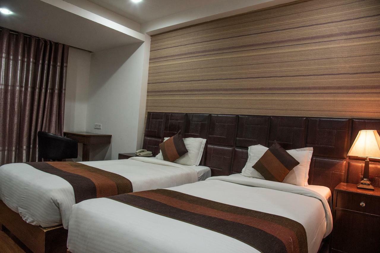 Hotel Patliputra Nirvana Патна Екстериор снимка